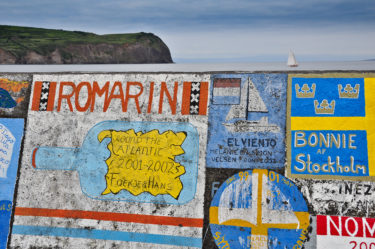 Der Hafen von Horta ist Anlaufpunkt für alle Segler nach Amerika, Faial, Azoren, Portugal
