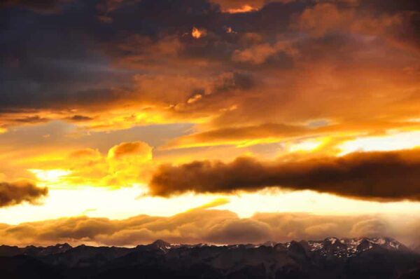 Sonnenuntergang über schneebedeckter Bergkette, Southern Alps, Neuseeland