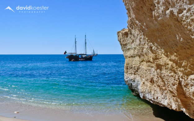 Algarve Wallpaper | 1920×1200 | Strand, Schiff, Meer, Hintergrundbild, Desktopbild, Bildschirmhintergrund