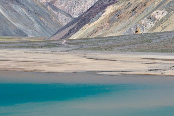 Alpines Hochtal mit Bergsee, Anden, Chile