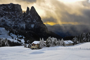 Dolomiten - Winter auf der Seiser Alm mit Schlern, Südtirol