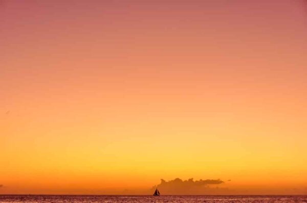 Segelschiff vor St. Georges, Grenada, Karibik