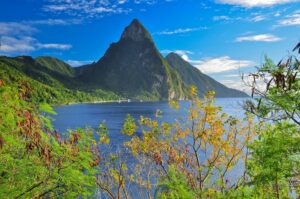 Die Pitons, Wahrzeichen der Kleinen Antillen, Saint Lucia, Karibik