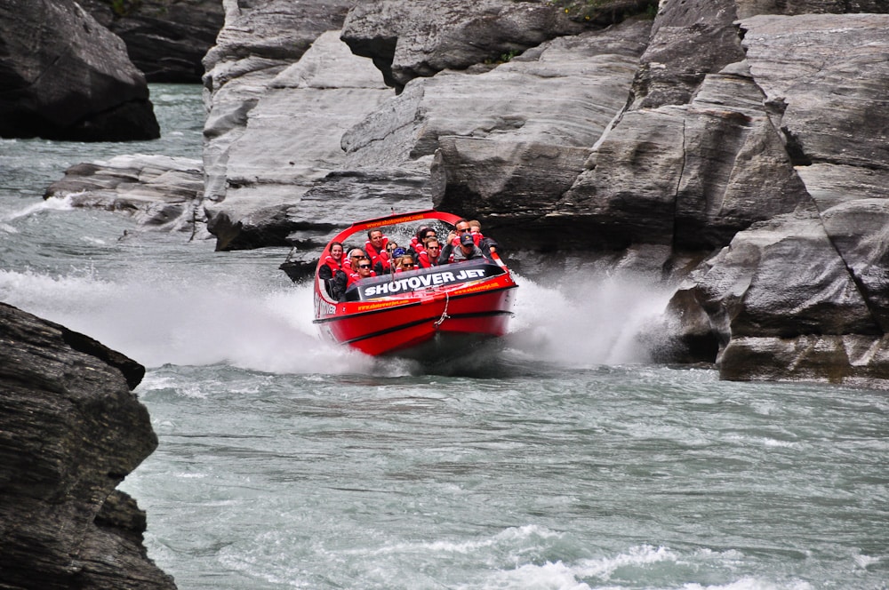 Speedboating in den Canyons des Shotover River, Neuseeland