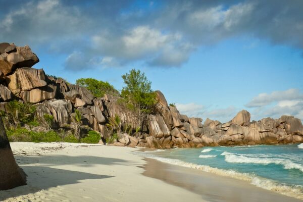 Strand in der Grand Anse, La Digue, Seychellen