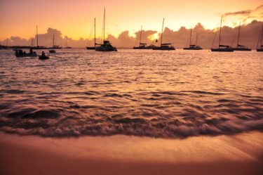 Segelschiffe vor Mustique, St. Vincent & Grenadinen, Karibik