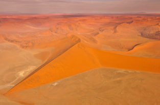 Sterndünen im Sossusvlei, Namib-Naukluft-Nationalpark, Namibia