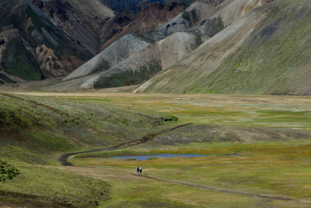 Wanderer im Landmannalaugar, Hochland, Island