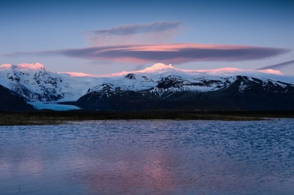 Alpenglühen über Skaftafell Nationalpark, Island