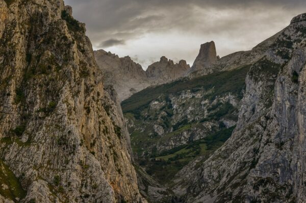 Berglandschaft bei Naranjo de Bulnes, Spanien, Picos de Europa, Asturien