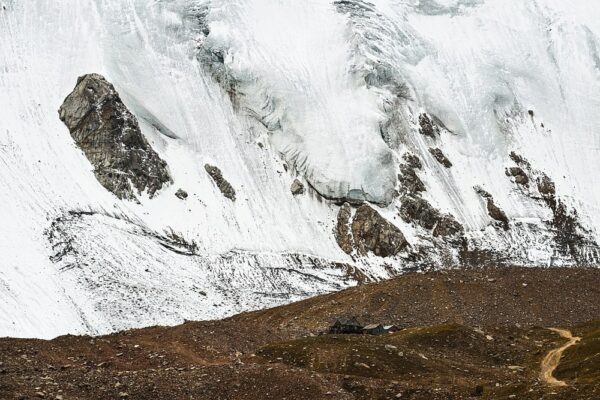 Gletscherforschungsstation am Tujuksu-Gletscher, Kasachstan