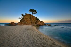 Cap Roig und Strand bei Platja d´oro, Costa Brava, Spanien
