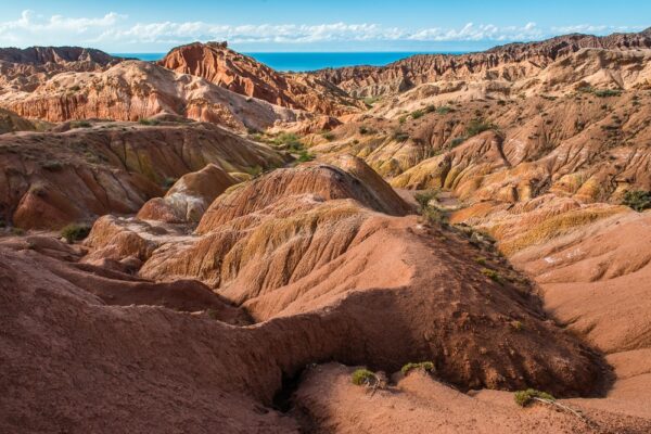 Blick von Skazka Bergen auf Issyk Kul, Kirgistan, Kirgisien