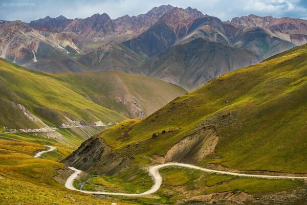 Kirgistan - Bergpiste durchs Tien Shan Gebirge