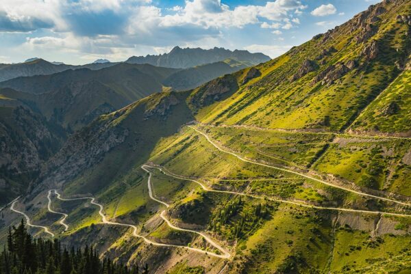 Serpentinen im Tien Shan, Kirgistan, Kirgisien