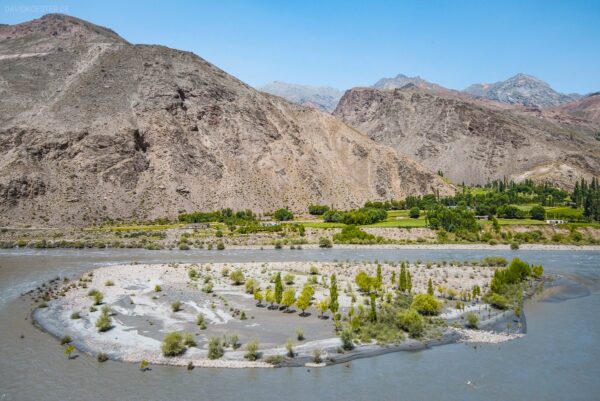 Insel im Panj, Tadschikistan, Afghanistan