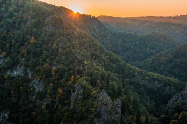 Deutschland - Blick von Rosstrappe im Herbst, Thale