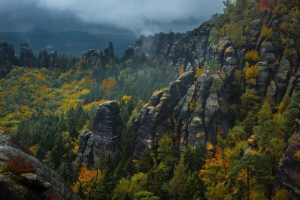Deutschland - Felsen im Herbst, Elbsandsteingebirge