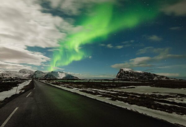 Lofoten 015 | Polarlichter über Straße, Vestvågøy | Norwegen, Winter, Polarlichter, Nordlichter, Landschaftsfotografie, Bilder, Fotos, Landschaften