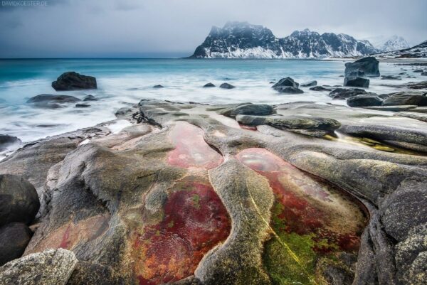 Utakleiv Beach, Strand auf Insel Vestvågøy, Lofoten, Norwegen