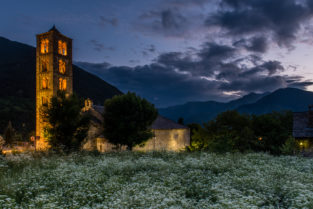 Taüll, Romanische Kirche Sant Climent de Taüll, Valle de Boi, Valle de Bohí, Aigüestortes i Estany de Sant Maurici Nationalpark, Katalonien, Pyrenäen, Spanien