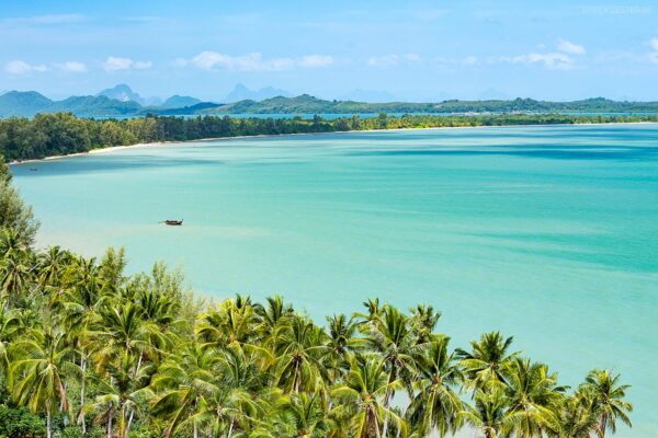 Thailand - Palmenstrand auf Koh Yao Noi