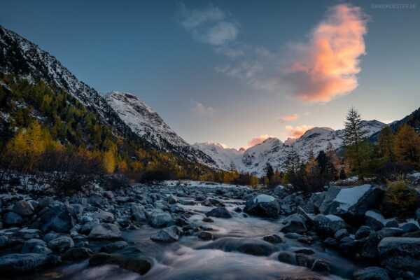 Schweiz - Fluss am Morteratsch Gletscher, Engadin, Graubünden