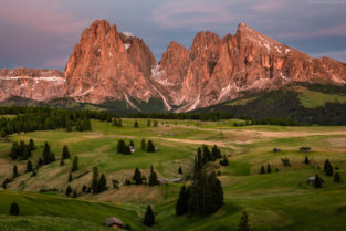 Dolomiten - Sonnenuntergang auf der Seiser Alm (Alpe di Suisi), Südtirol