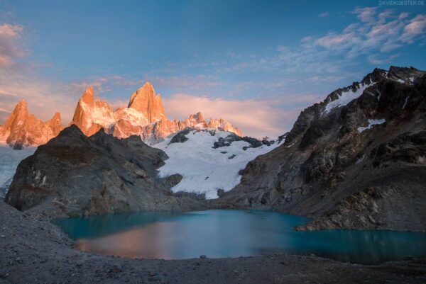 Patagonien: Sonnenaufgang an der Laguna de los Tres mit Fitz Roy, Argentinien