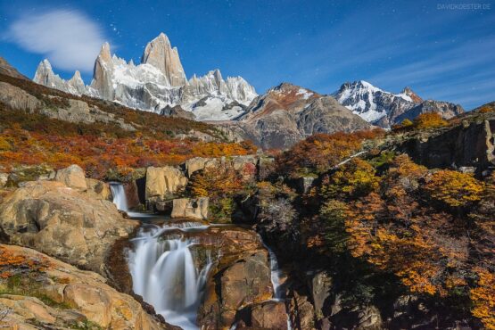 Wasserfall und Fitz Roy bei Vollmond, Patagonien, Argentinien
