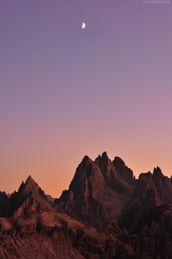 Dolomiten - Mond über Cadini-Massiv, Hochformat
