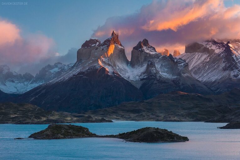 Patagonien - Lago Pehoe Inseln vor mit Paine Massiv, Torres del Paine, Chile