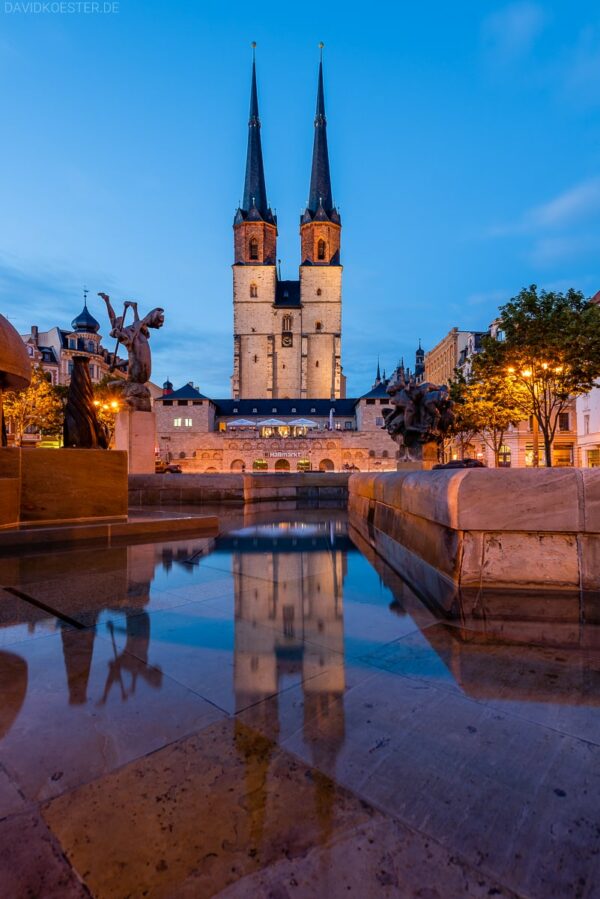 Halle Bilder - Hallmarkt mit Marktkirche und Göbelbrunnen