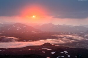 Kamtschatka - Sonnen-Halo in Vulkankulisse