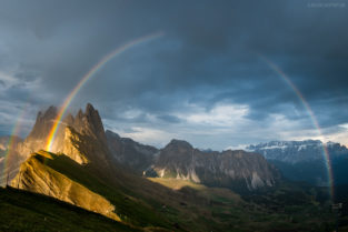 Dolomiten - Regenbogen über der Seceda