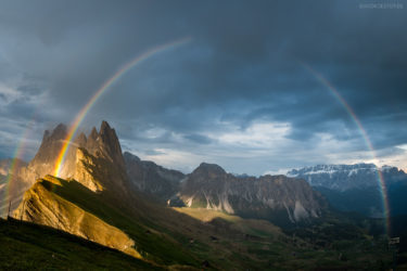 Dolomiten - Regenbogen über der Seceda