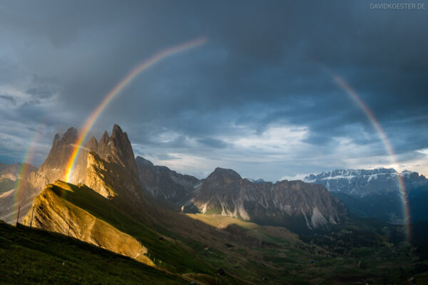 Dolomiten - Regenbogen über der Seceda