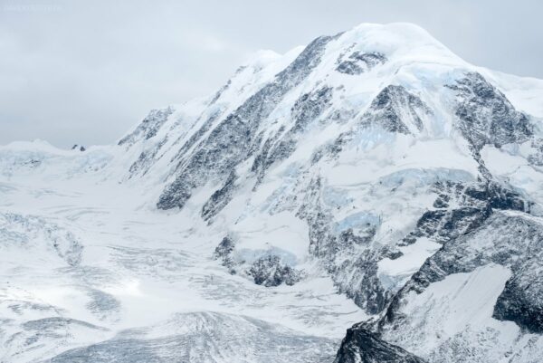 Schweiz - Gletscherlandschaft mit Parrotspitze, Wallis