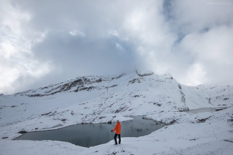 Schweiz - Wanderer am Bachalpsee, Grindelwald