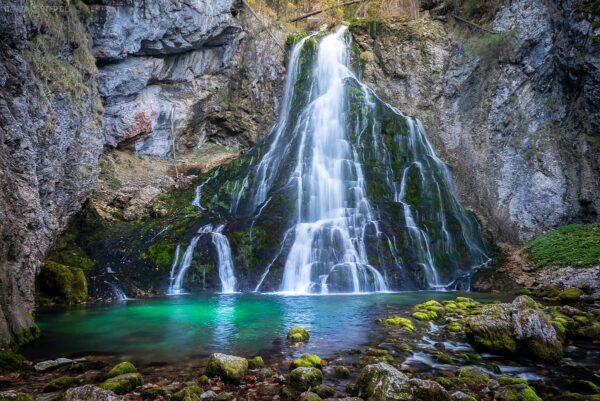 Österreich - Gollinger Wasserfall mit Pool, Tirol