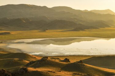 Kasachstan - Salzsee in Steppe