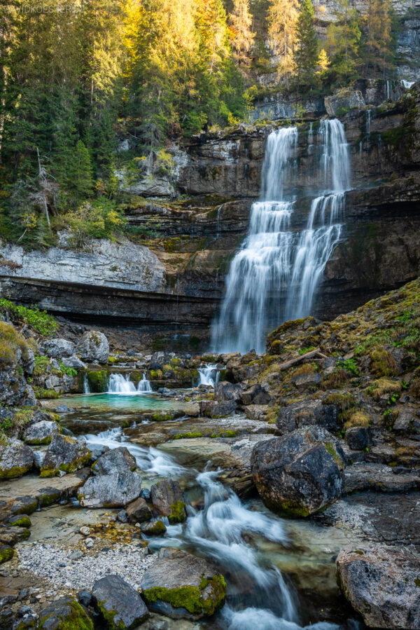 Dolomiten - Wasserfall im NP Adamello-Brenta, Hochformat