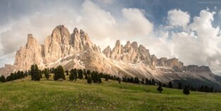 Dolomiten - Gschnagenhardt Alm mit Geislerspitzen, Panoramabilder