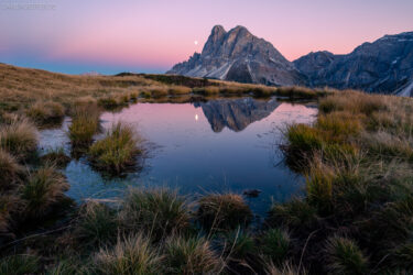 Dolomiten - Moorsee mit Spiegelung des Peitlerkofel, Südtirol