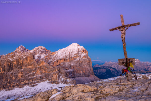 Dolomiten - Tofane und Gipfelkreuz, Ampezzaner Dolomiten