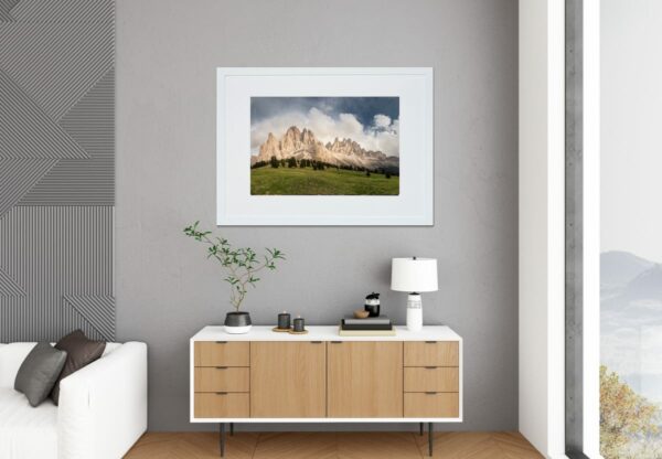 Dolomiten - Gschnagenhardt Alm mit Geislerspitzen – Bild 2