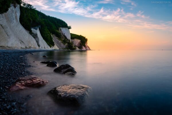 Deutschland - Strand mit Kreideküste, Insel Rügen, Mecklenburg-Vorpommern