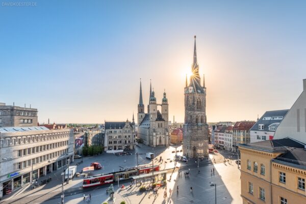 Halle Bilder - Marktplatz in der Sonne