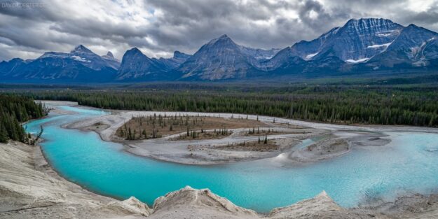 Kanada - Gletscherfluss in den Rocky Mountains, Panorama