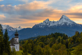 Deutschland - Watzmann und Kirche Maria Gern, Berchtesgadener Land